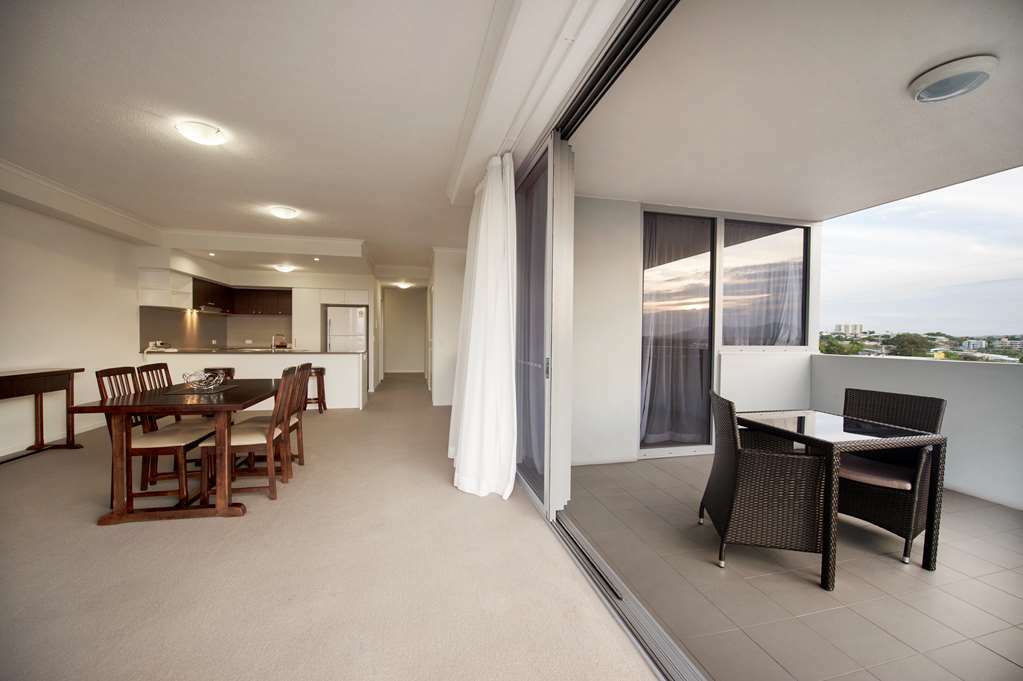 Curtis Central Apartments Official Гладстон Ресторан фото