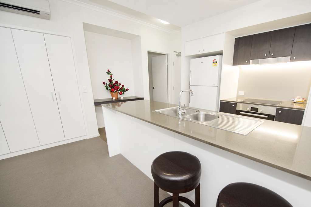 Curtis Central Apartments Official Гладстон Номер фото